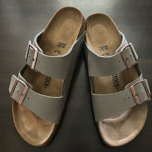 Authentic NWOT Arizona Birkenstock size 39